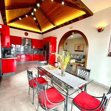 Wonderful With Private Pool, Wifi, Gym And Barbecue In South Tenerife Villa