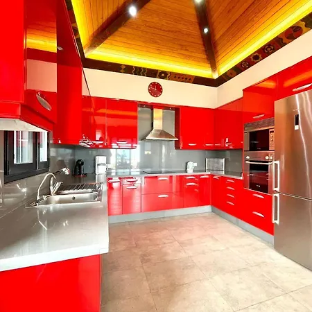 Villa Wonderful With Private Pool, Wifi, Gym And Barbecue In South Tenerife Costa Adeje (Tenerife)