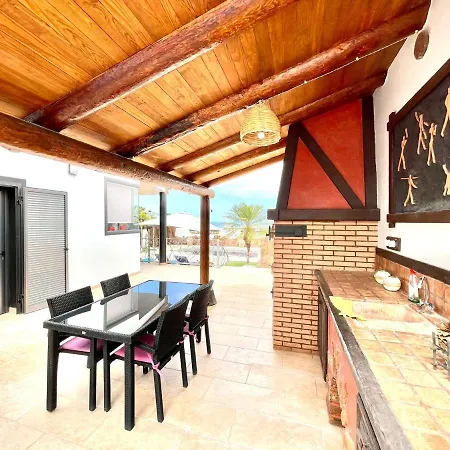 Villa Wonderful With Private Pool, Wifi, Gym And Barbecue In South Tenerife